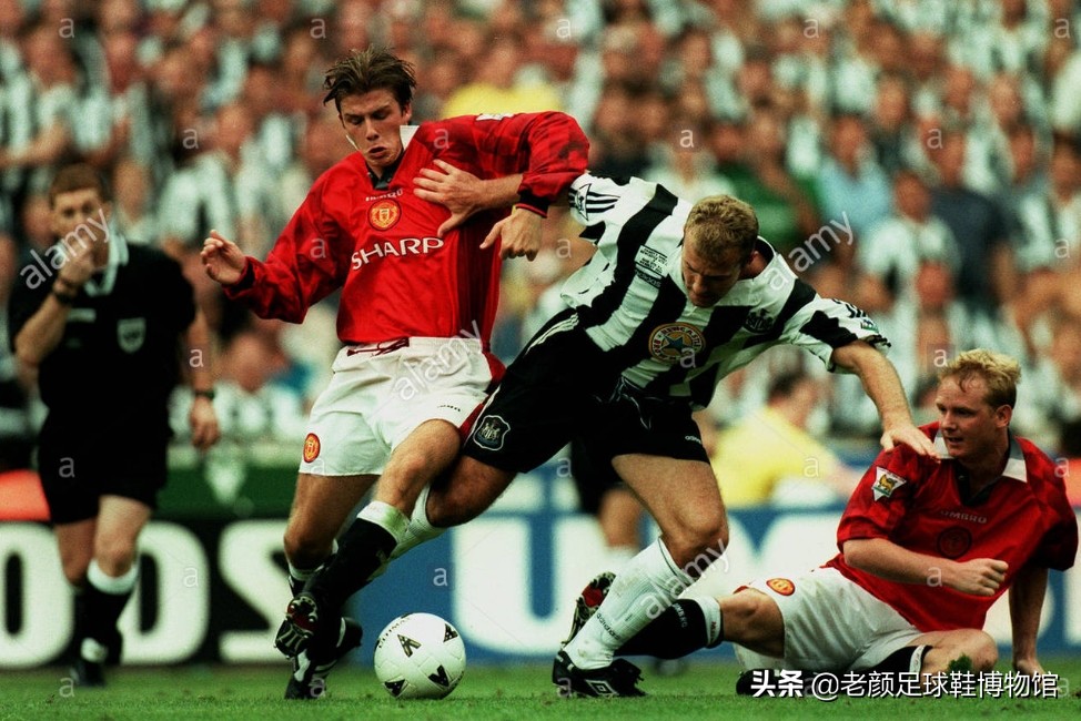 贝克汉姆巴黎最后一战球鞋,贝克汉姆穿的什么足球鞋