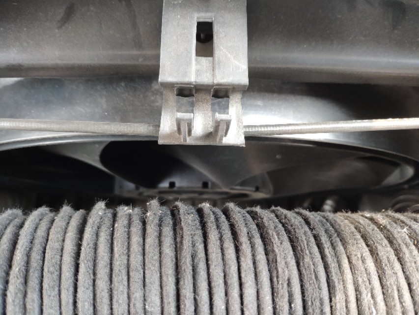 检车作业:2011款奔驰C200CGI