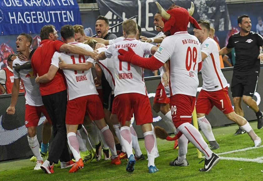 欧洲足坛制度,欧洲寡头政治历史