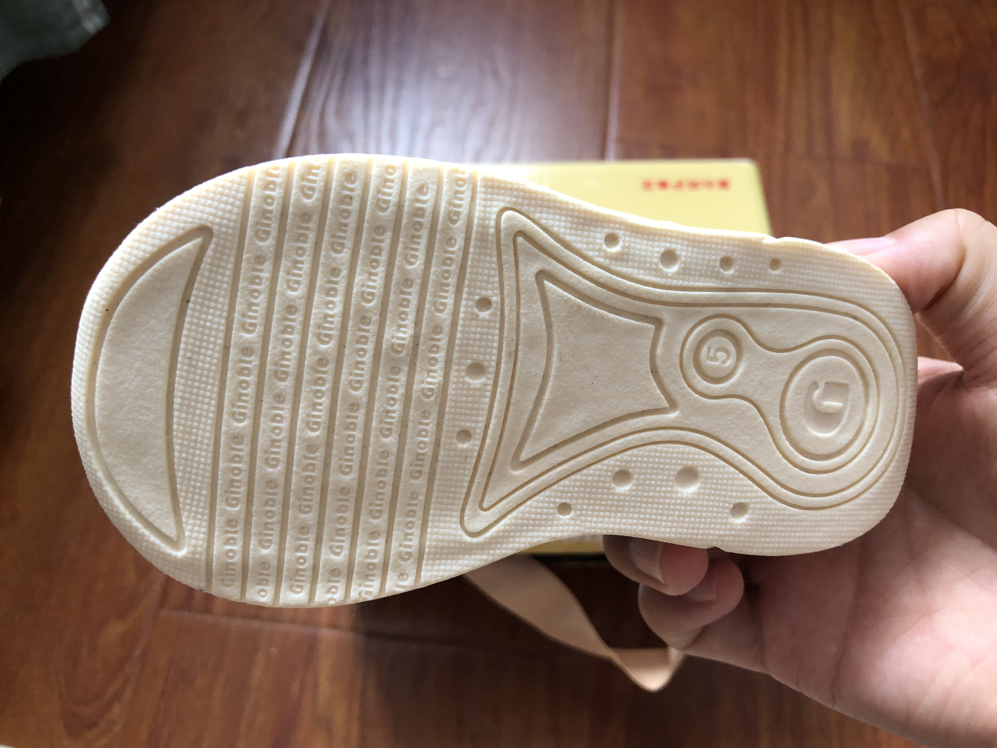 宝宝的第一双机能鞋推荐,机能鞋宝宝推荐怎么选