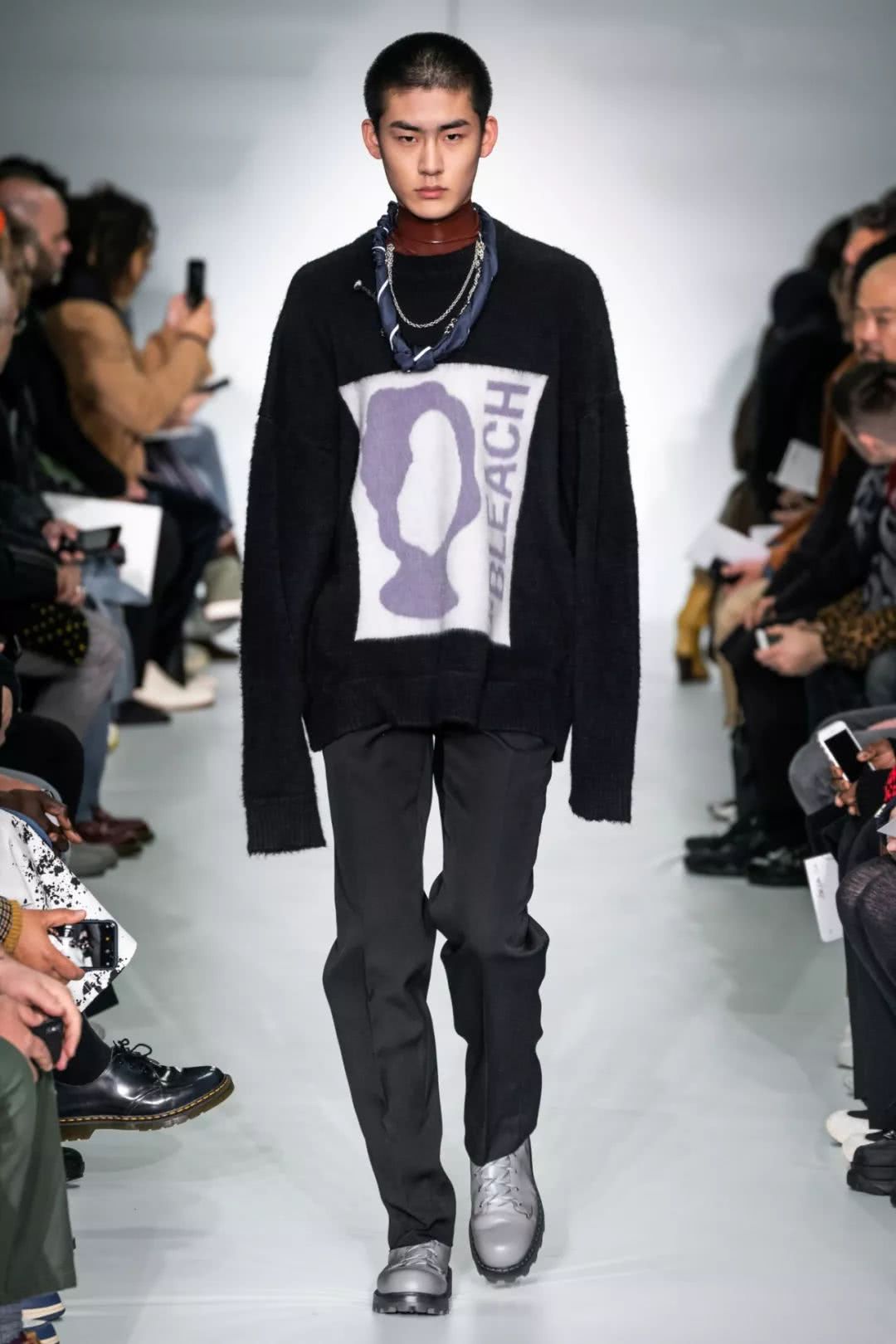 00后翻包,翻包00后