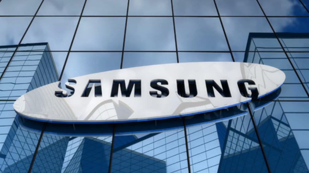 旧旗舰三星S8还值得买吗，入手一个月，冲这块屏幕都值了