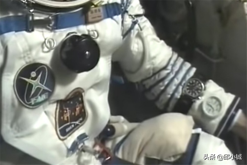 欧米茄和飞亚达手表哪个好,飞亚达对比欧米茄