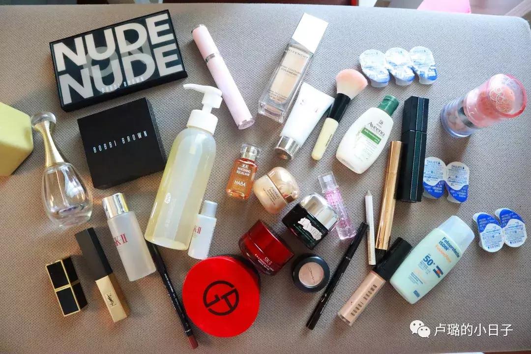 短期旅行必备化妆包是什么,出门手提袋便携女时尚化妆包