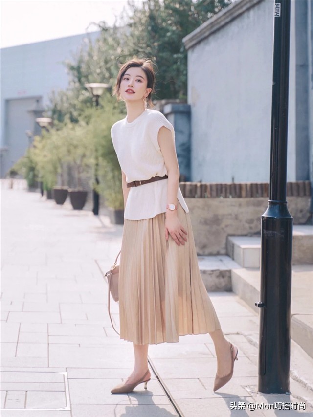 简单又显瘦的细腰带,腰带系成v型显瘦