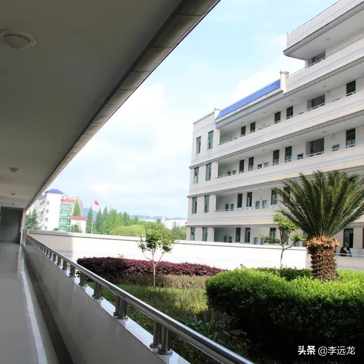 我的母校吉首大学外国语学院