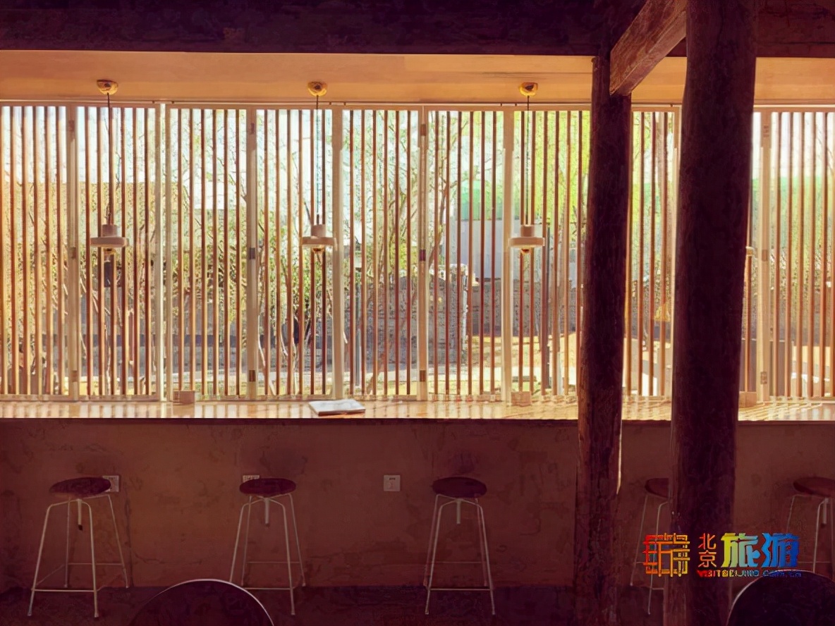 京城简约风书店，干净明亮简简单单的阅读之所