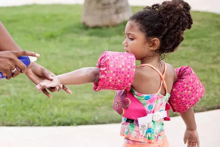 网传防晒霜抗晒实测,网上说的防晒霜真的有用吗