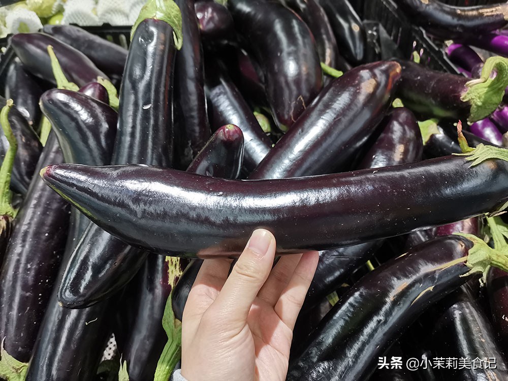 买茄子是轻的好还是重的好 (买茄子是青的好还是红的好)