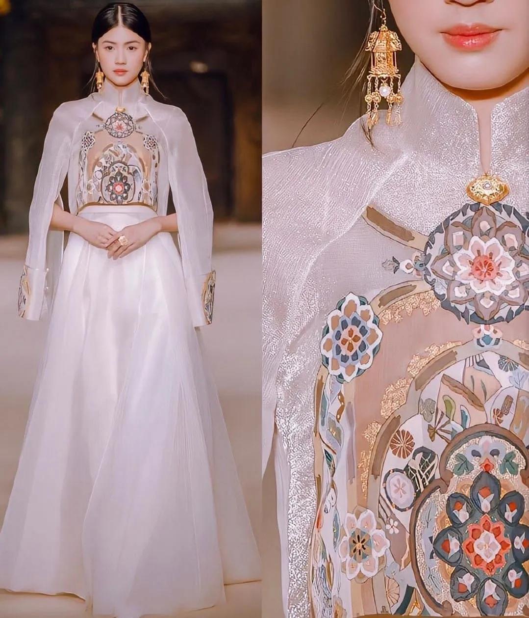 恒大100亿足球场,恒大足球场120亿元