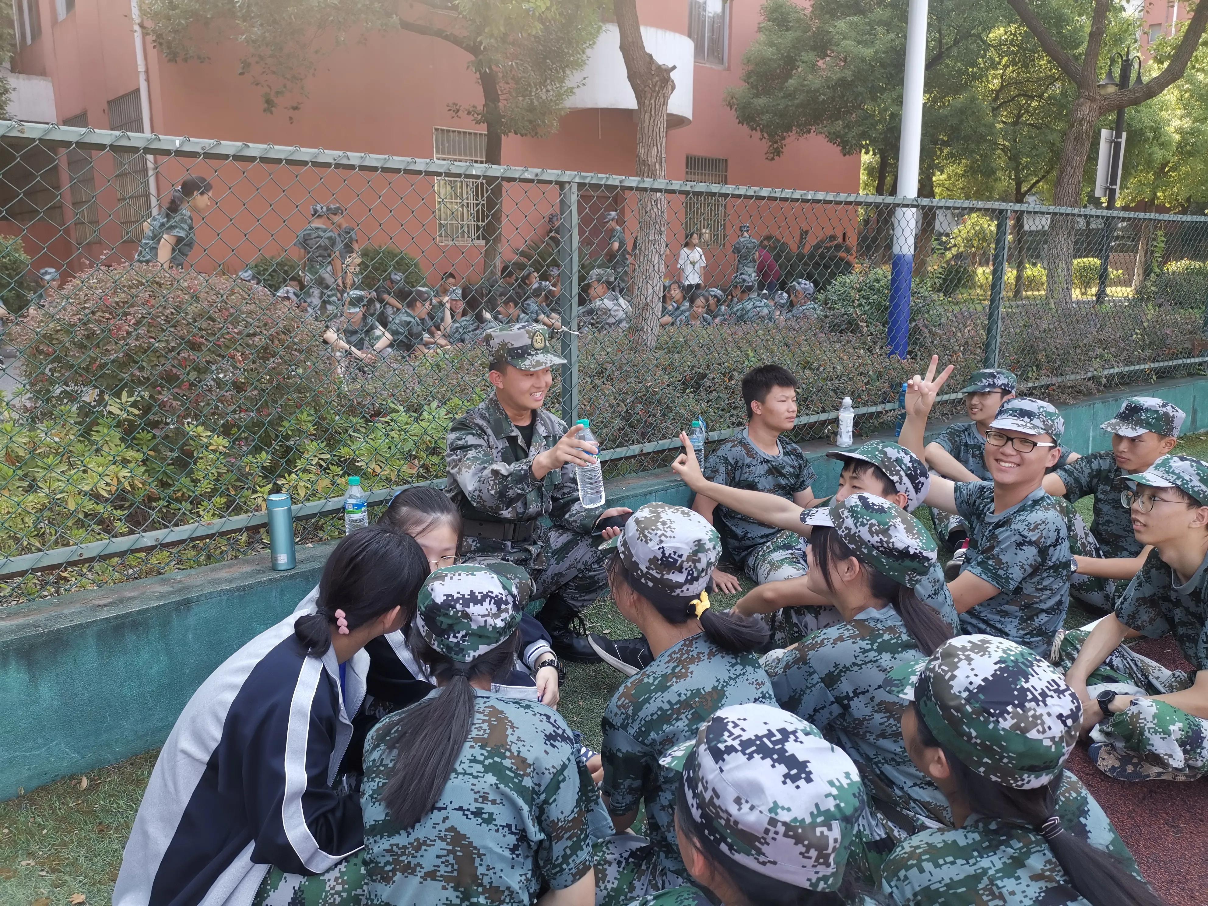 军训日记加图,军训红十字日志