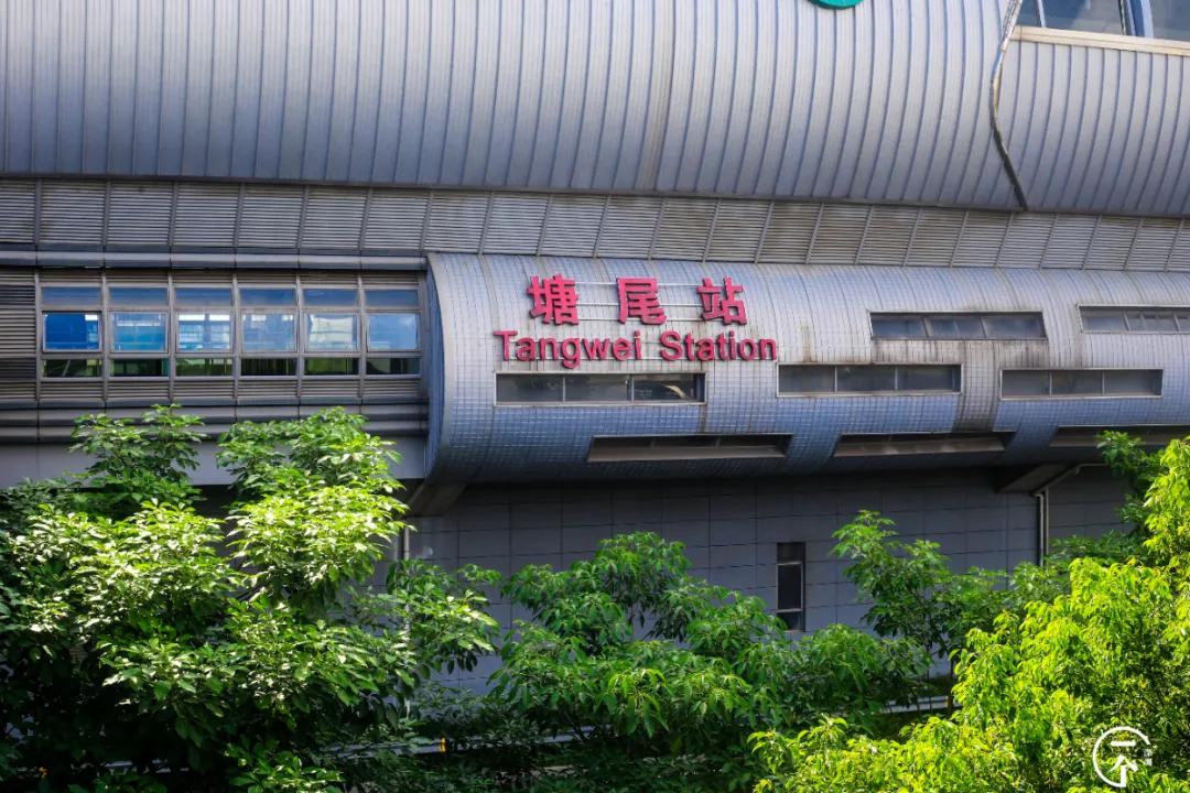 深圳“厂妹”村：租客月入4000，房租500