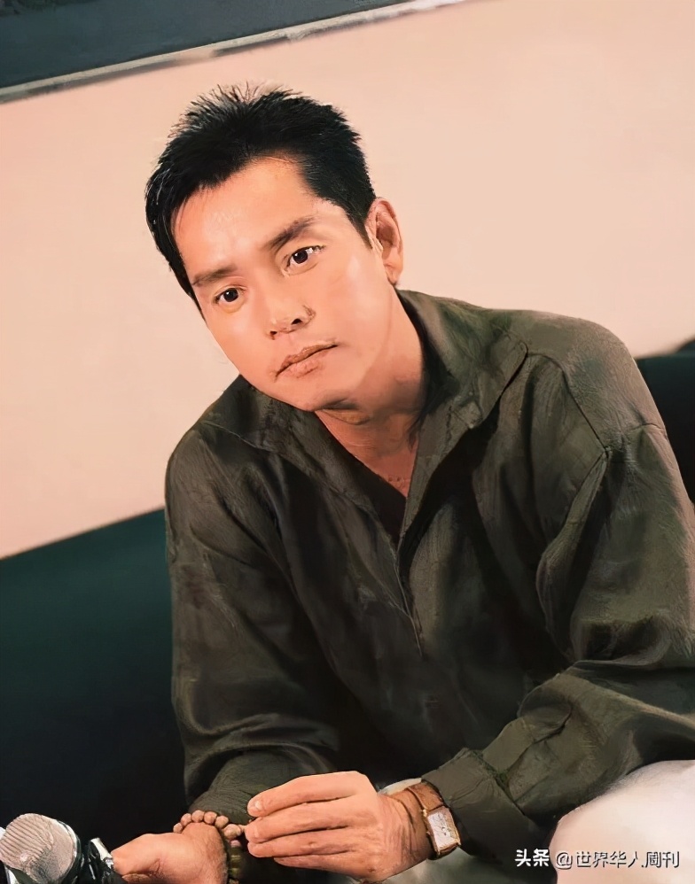 谭咏麟哪年退出乐坛,谭咏麟与张国荣争霸两败俱伤