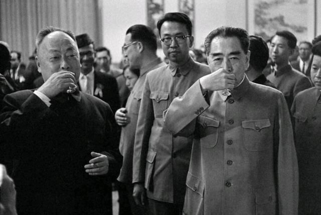 1955年十大元帅授衔时，一同向周总理敬礼，并都说了这样一句话！