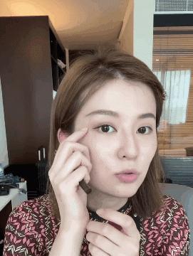 乔欣妆容教程,乔欣化妆改造时尚cosmo