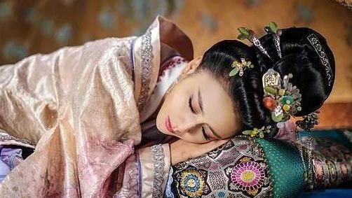 从老街的两首《摸鱼儿》说起，聊一聊长调词牌的两个创作方法