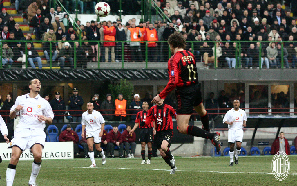 身披白衣铠甲的战士,身披红色铠甲的战士们