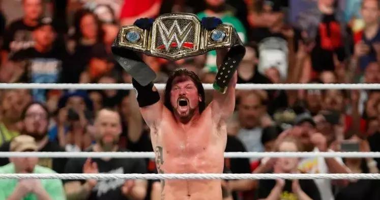 wwe最最残忍的十大事件,wwe蛋碎集锦