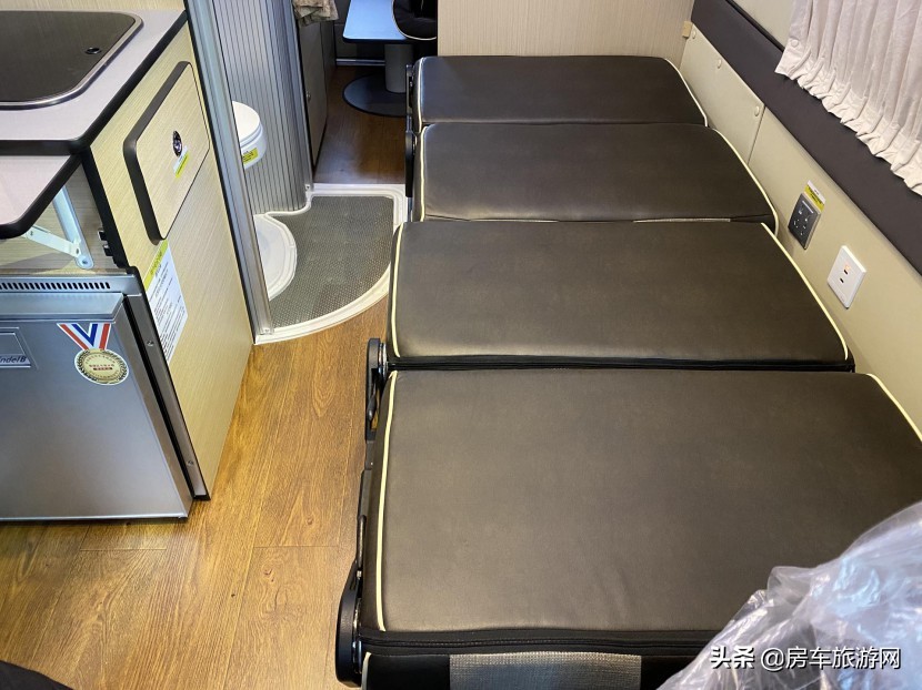 福客特进口福特商旅房车,福客特四驱越野商务单人房车