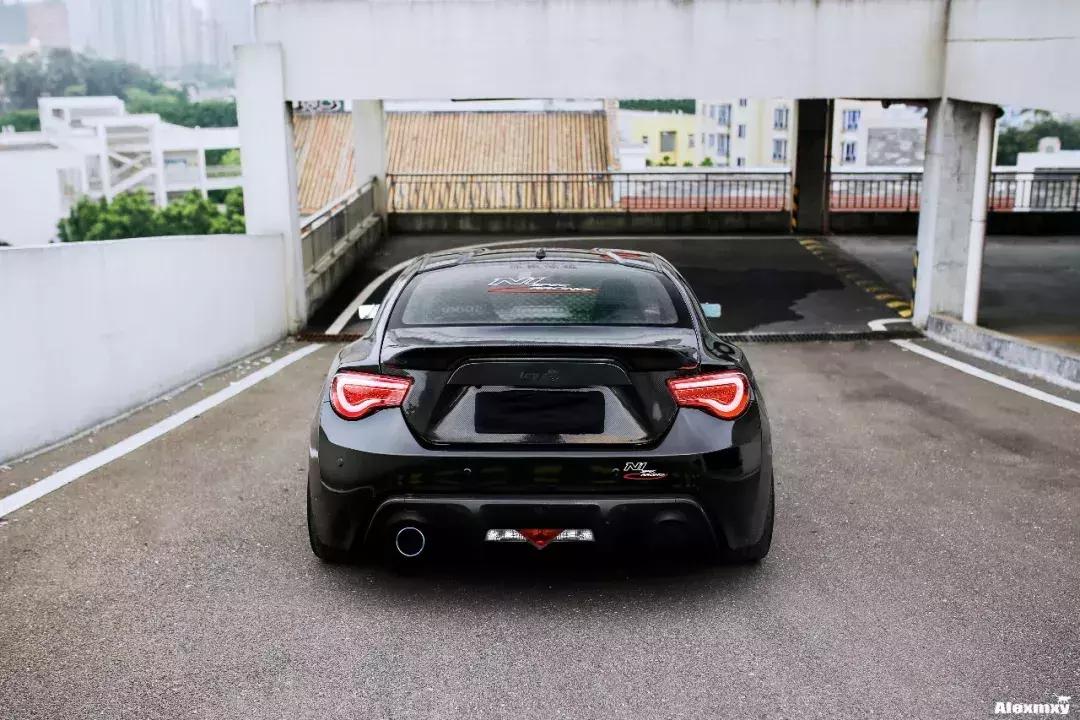 丰田86轮毂装18寸还是17寸好,丰田86加宽体