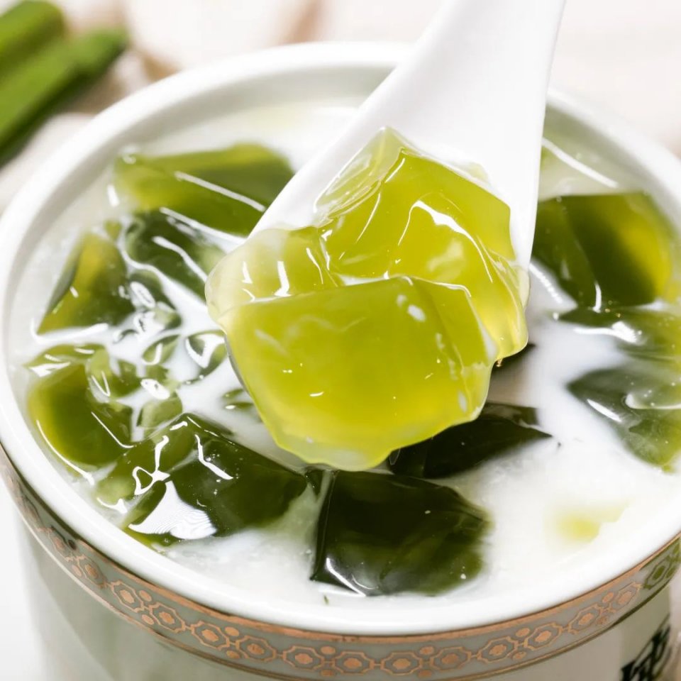 把整颗人参怼进龟苓膏里！论养生，还是深圳人厉害