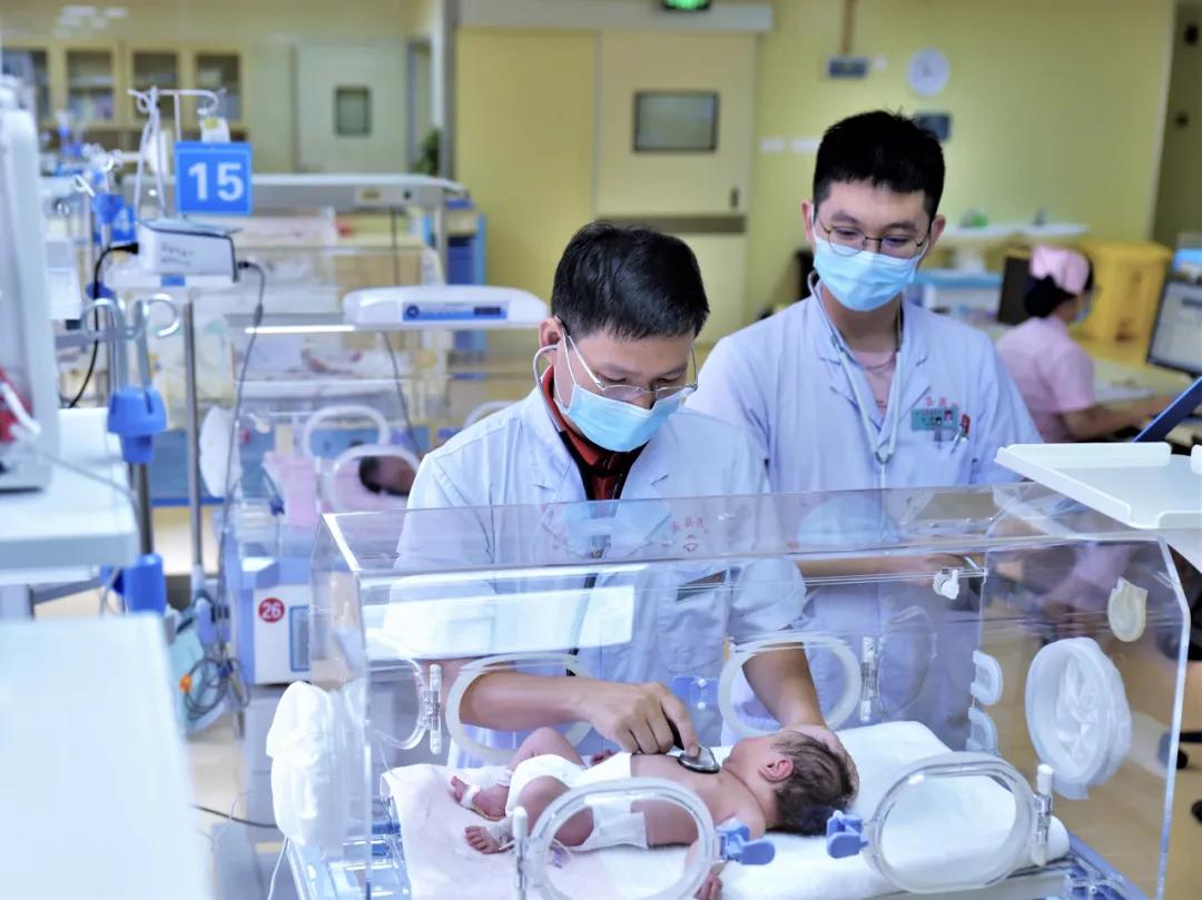 关爱新生呵护未来——记安溪县医院新生儿科独立开科满月