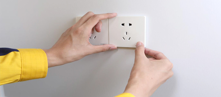 公牛插座哪个国家的品牌,飞利浦开关插座和公牛插座谁更好