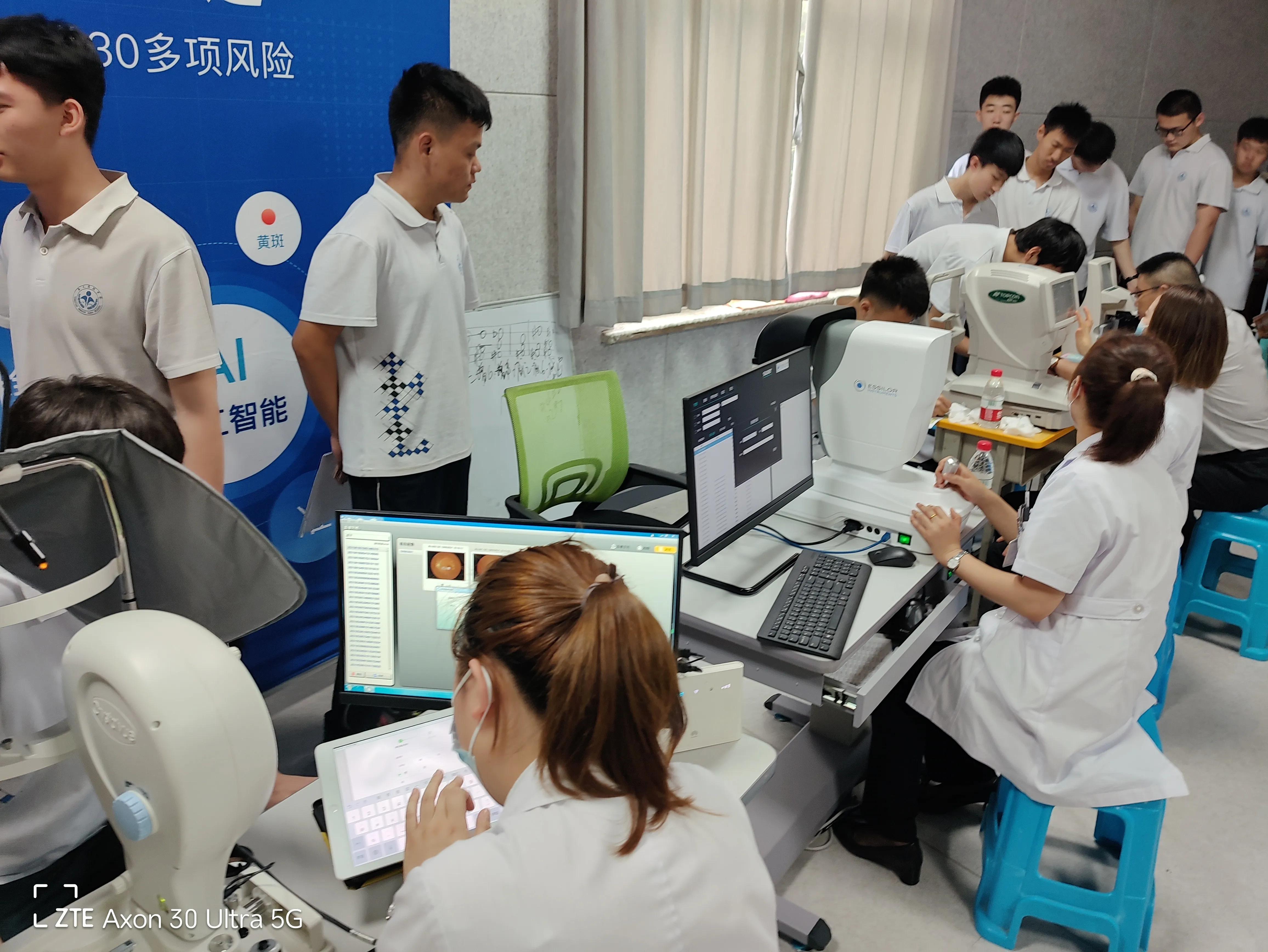 近视防控宣传进校园,关爱学生眼睛健康科学近视防控