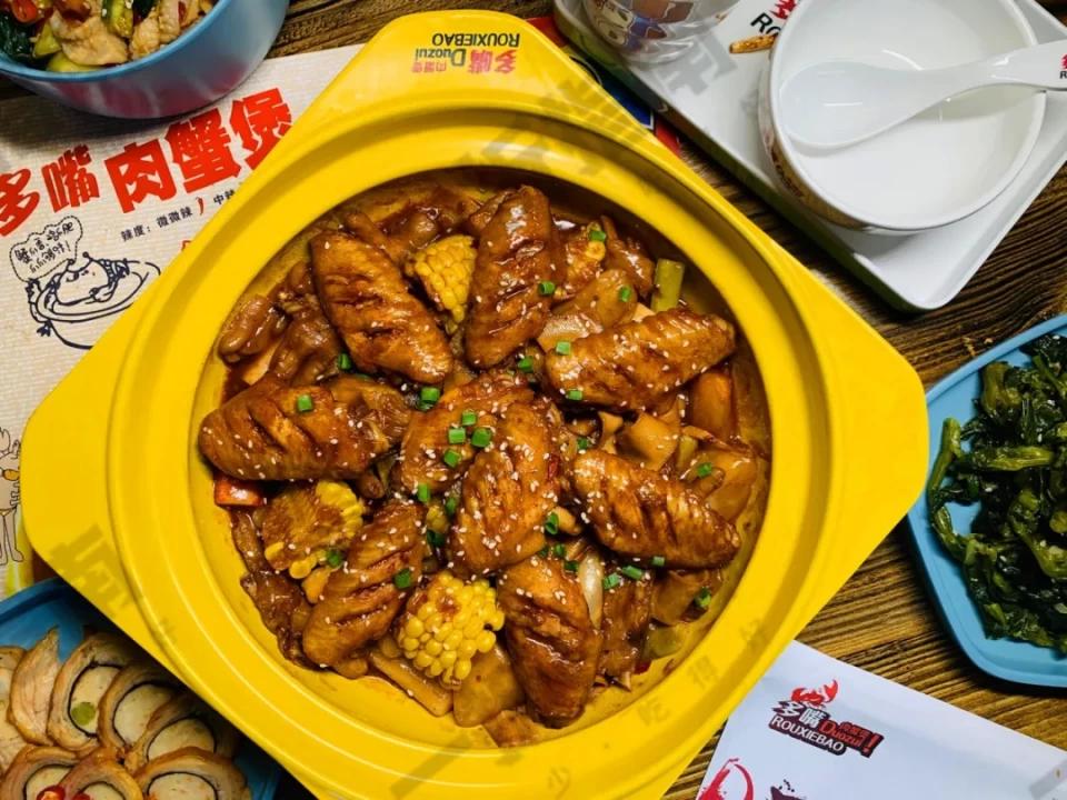 多嘴肉蟹煲餐厅设计,多嘴肉蟹煲点评