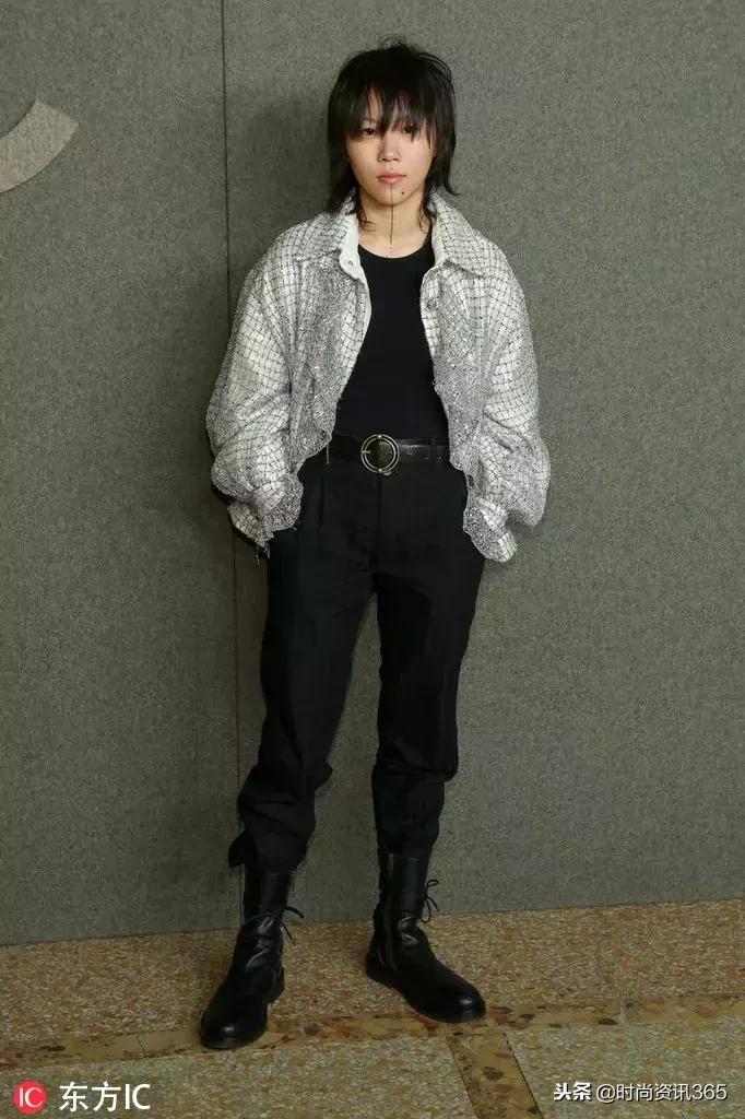 “埃及风”也刮到了时尚圈？CHANEL用金丝银线为你解答！