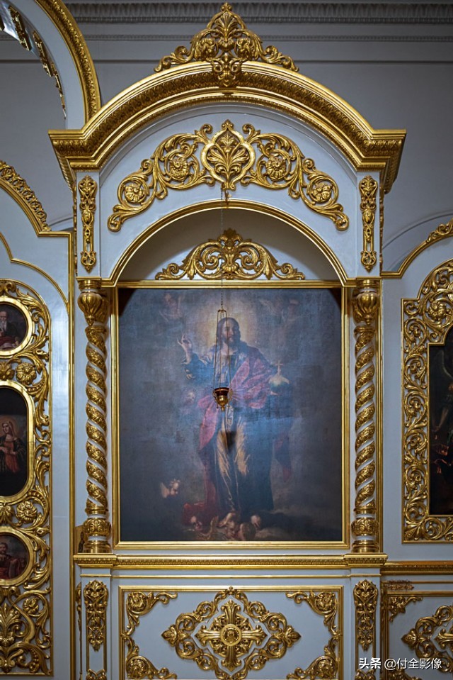 斯莫尔尼修道院主教,斯莫尔尼宫的宫殿