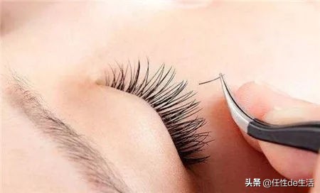 没有睫毛膏怎么化妆好看,化妆不画眼影和睫毛膏好看吗