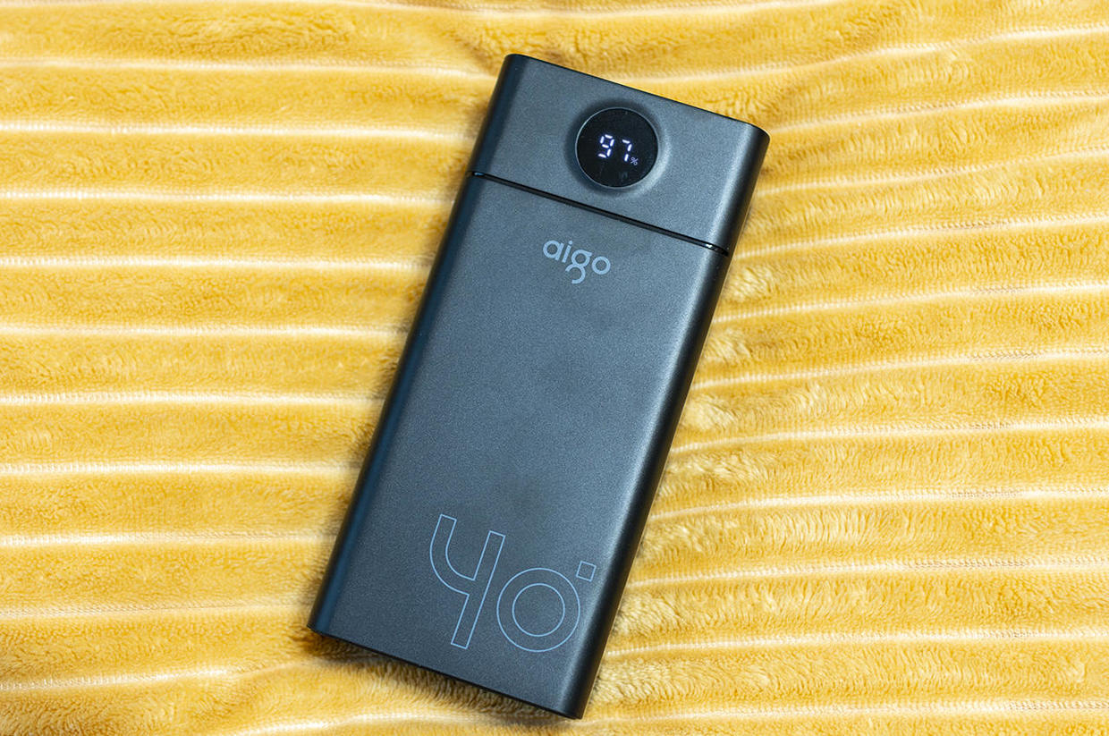 爱国者大容量充电宝评测,爱国者充电宝40000毫安介绍