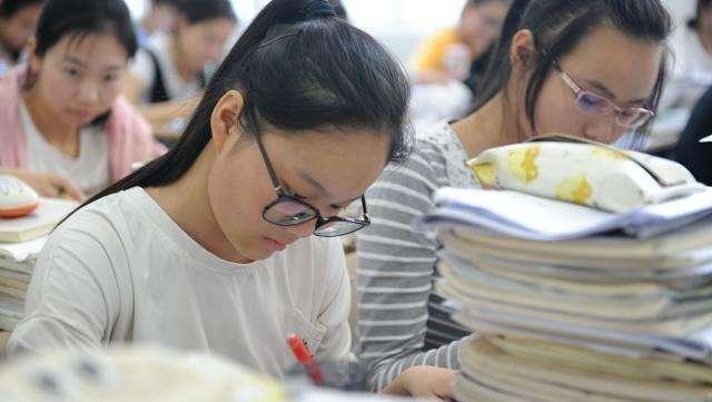 高三女生还是处女，却挤出了“母乳”，医院的检查结果让妈妈落泪