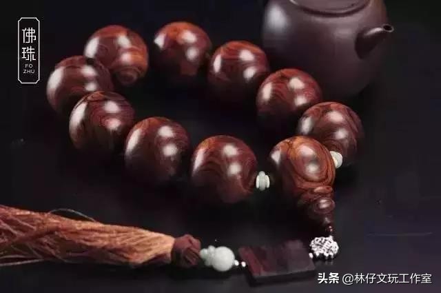 老山檀香手串男士戴多大尺寸,男士戴牦牛角手串多大尺寸的