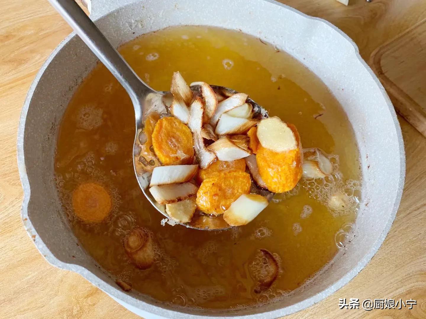 油炸剩余老油处理方法视频,炸东西的老油变新油