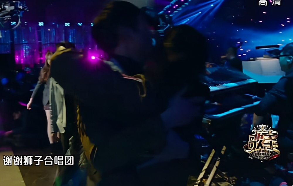 姐弟恋？超越钟丽缇？这位47岁的大姐姐给萧敬腾灌了什么*魂迷**汤