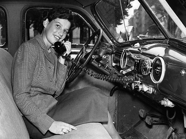 手机打电话时能上网吗,为什么手机不能接打电话却能上网