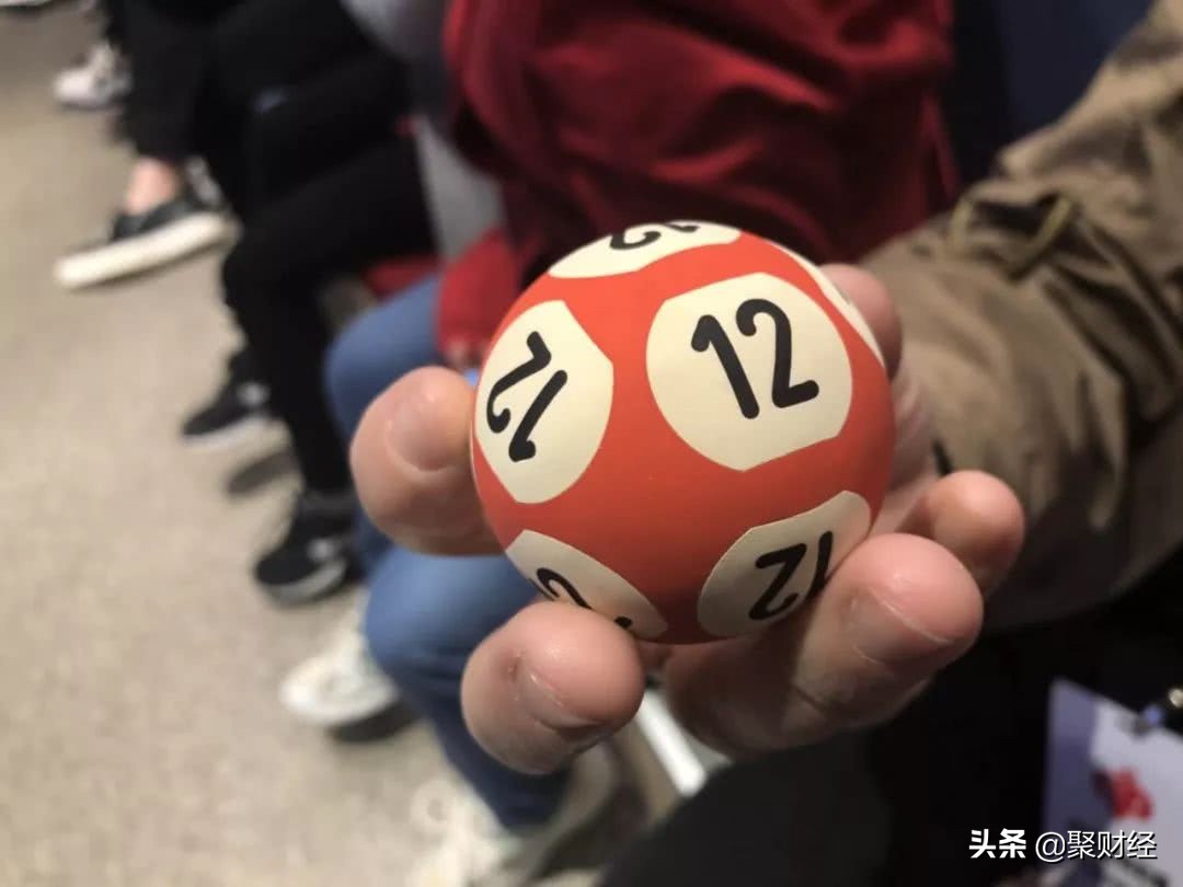 彩票店为何要贴“走势图”？中奖有规律？店老板说出背后的套路