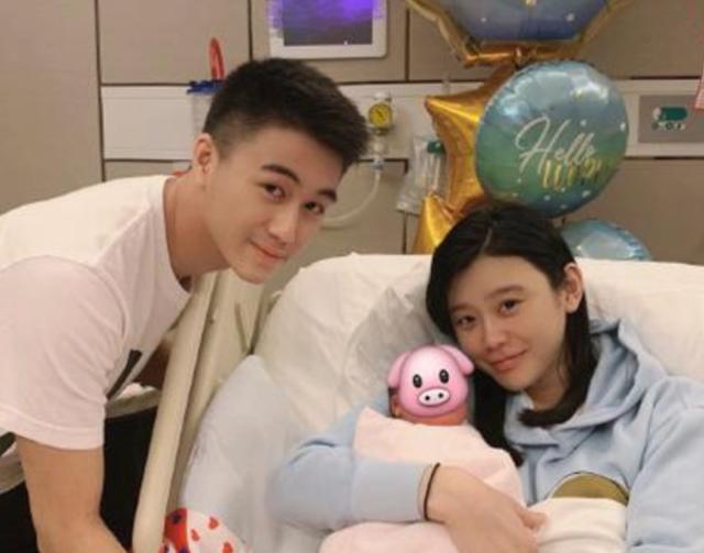 何猷君二胎得女，夫妻深夜12点入院生产画面曝光，奚梦瑶全程镇定
