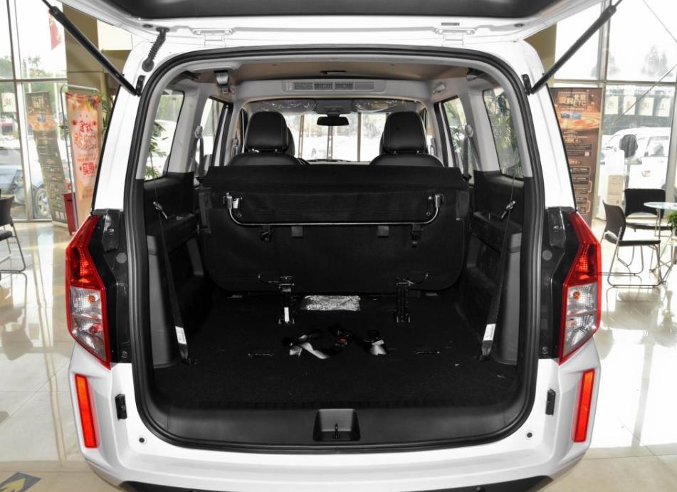 五菱宏光plus2座致富版,五菱宏光帮农民致富