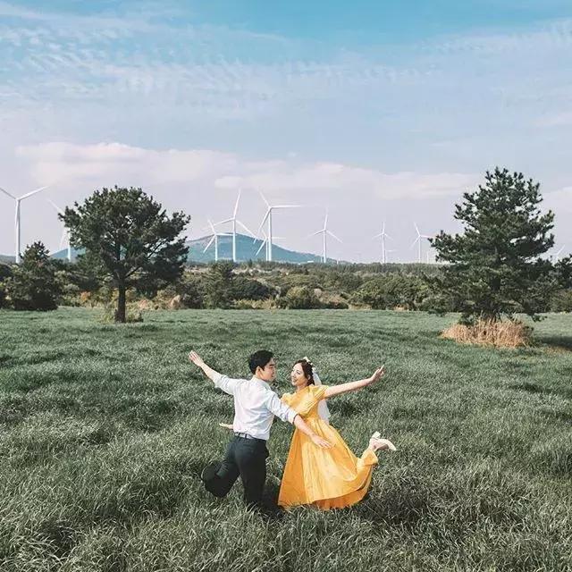 不拘泥形式的婚纱照,婚纱照小众风格这样拍也好看