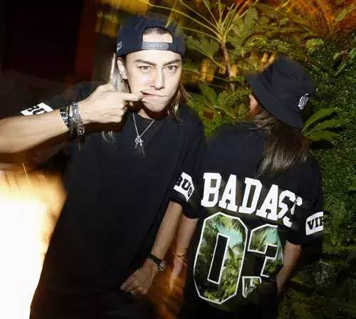 帅哥比赛里混进了一个“女孩子”，还撞脸了有村架纯黑岛结菜？