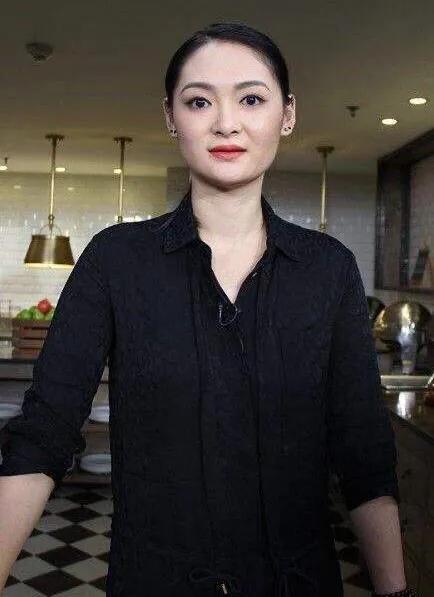 三德子带领乡亲致富,三德子靠养鸡赚上亿