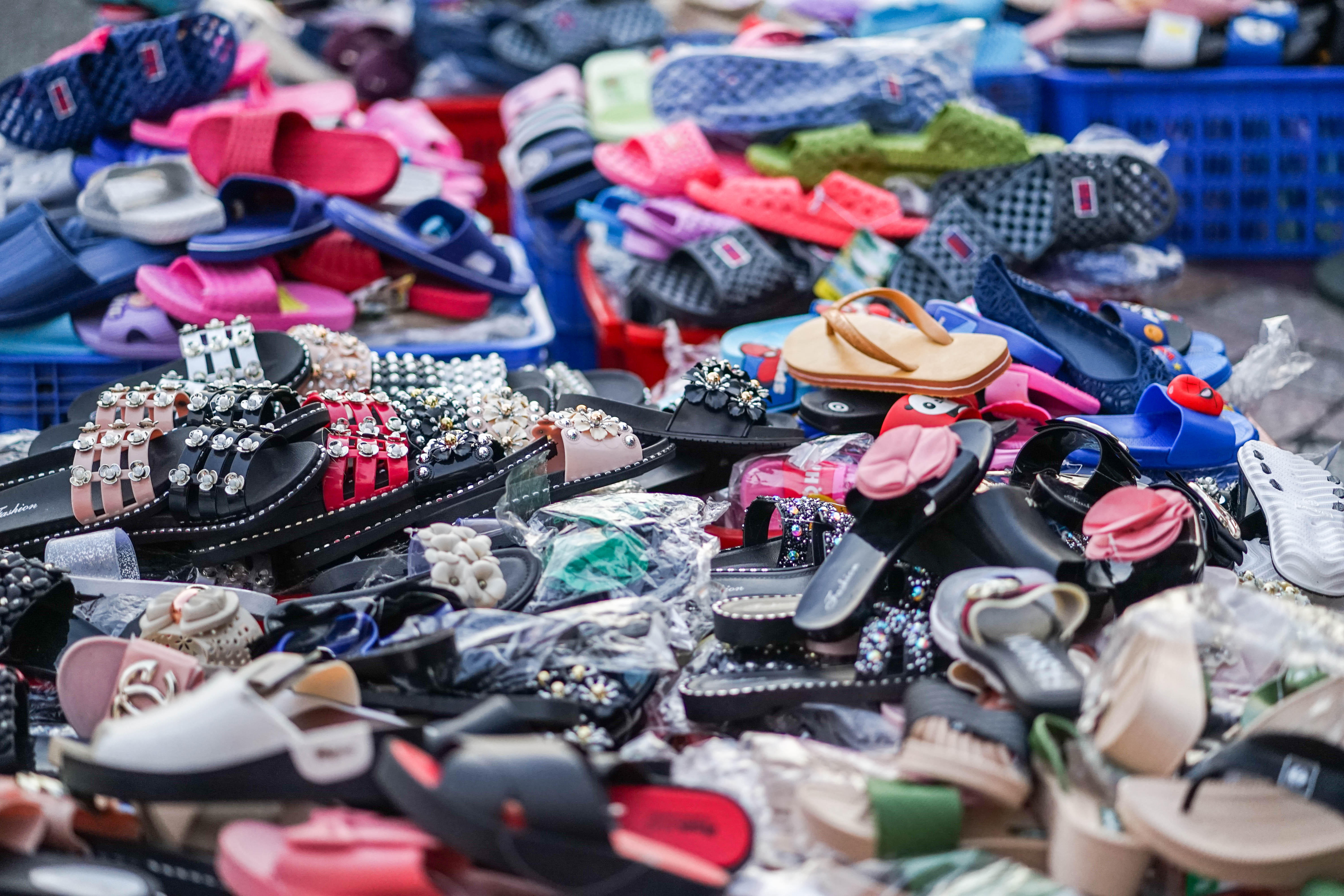 中越边境夜晚的东兴口岸,广西东兴口岸和越南哪里最近