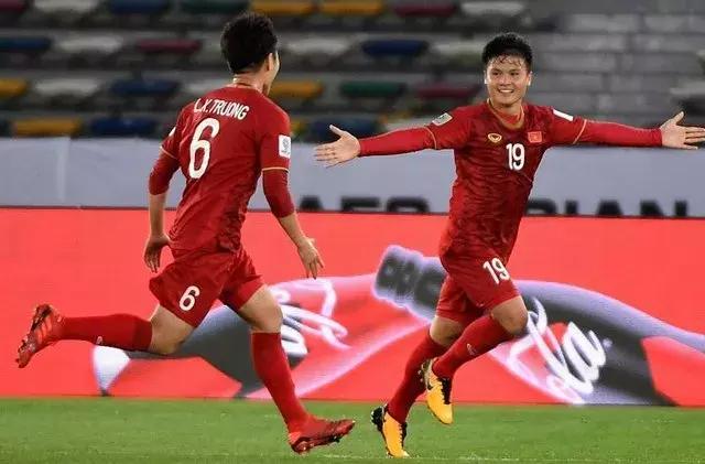 别人的00后和我的00后,别人的00后vs我的00后打王者