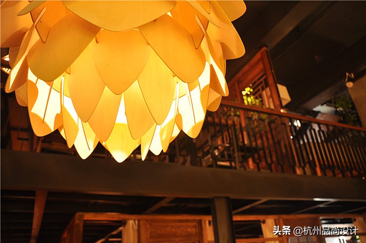 餐厅灯光怎么布置才好看,灯光氛围营造高级感与舒适感