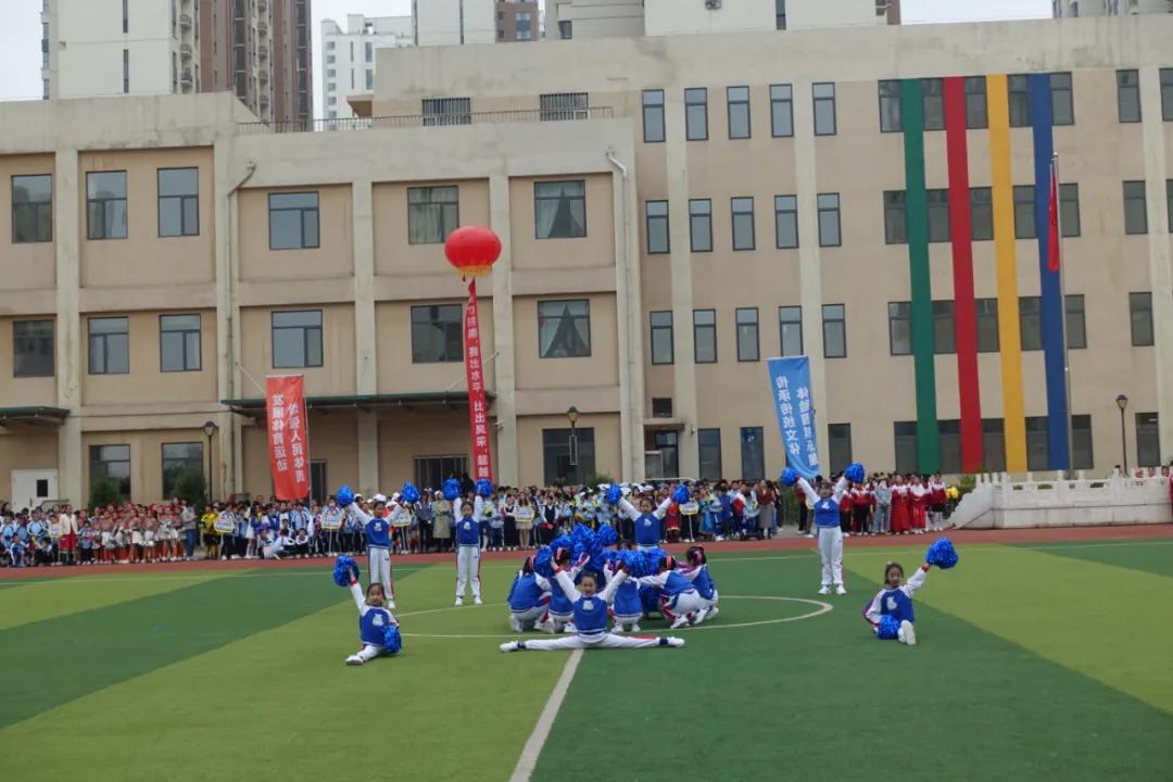 【“七个一”先锋在行动】呼和浩特市足球协会“万达分校足球基地”挂牌仪式在南门外小学万达分校举行