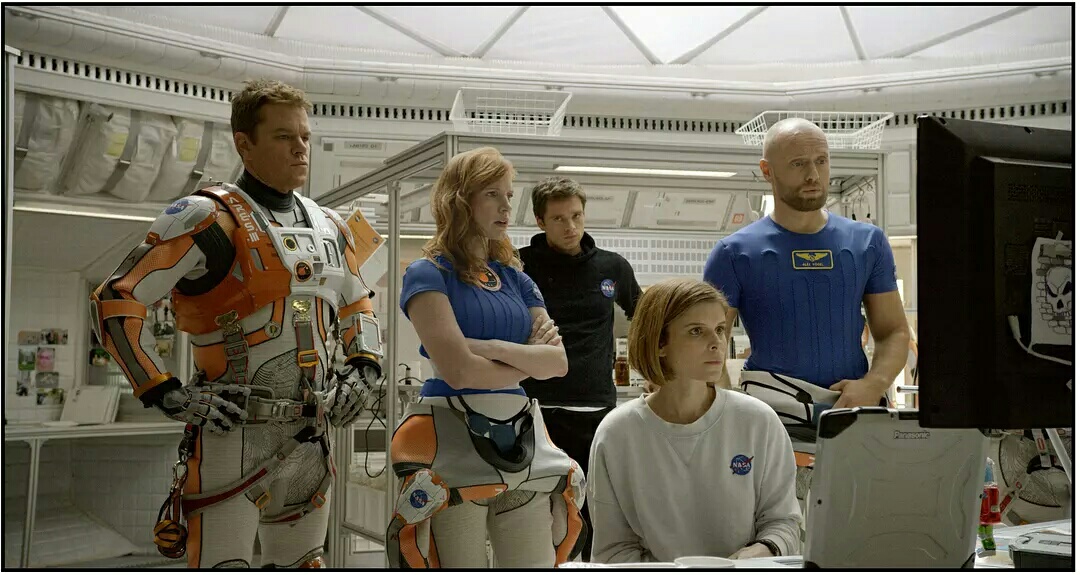 科幻电影《流浪地球》简介,地球和月球的经典故事流浪地球