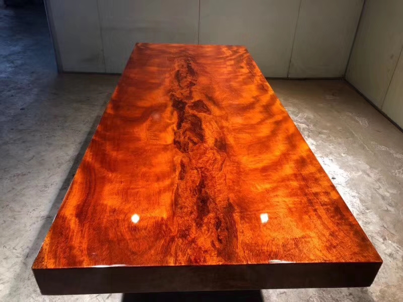 暗访河北天价大板生产基地，原木全是非洲烂木，富豪还抢着来买